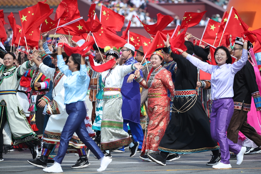 群眾大游行，歡樂(lè)的海洋！