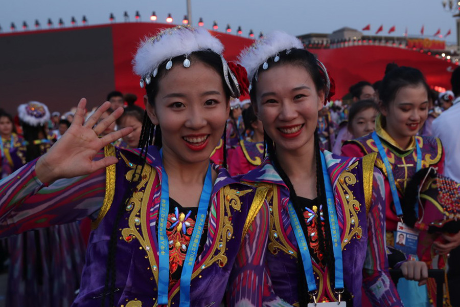 今晚，我們歡聚在天安門廣場(chǎng)