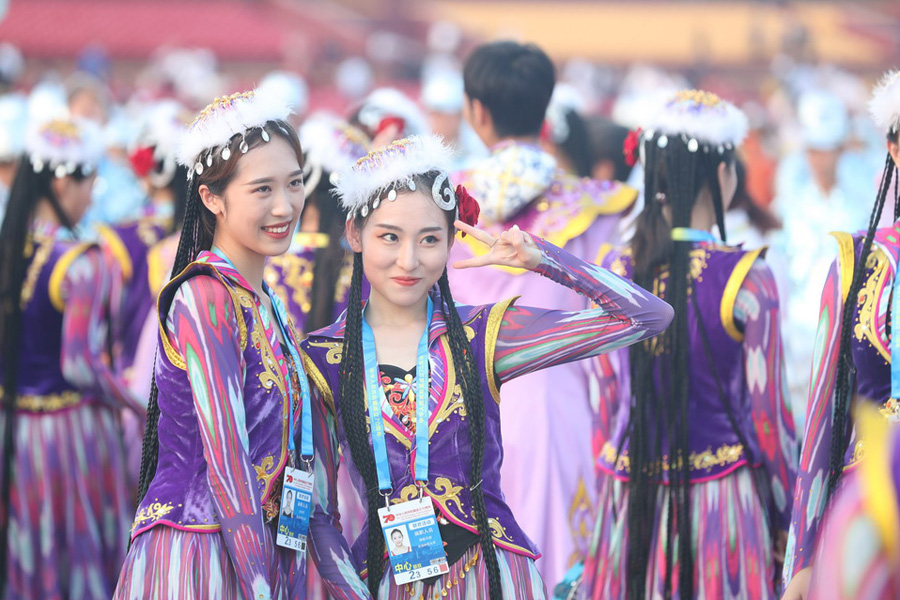 今晚，我們歡聚在天安門廣場(chǎng)