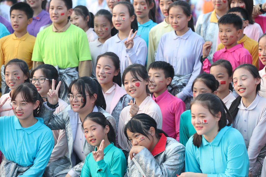 今晚，我們歡聚在天安門廣場(chǎng)