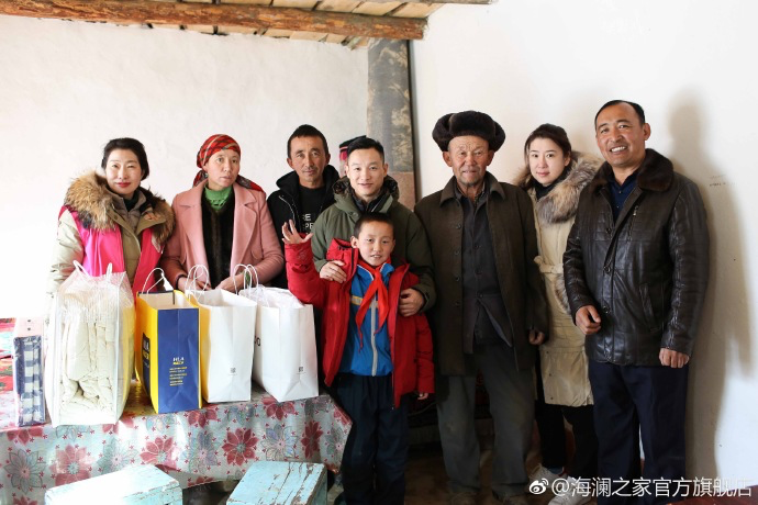 奧運冠軍體操名將楊威把溫暖帶到北疆小朋友們的家中，把體育精神與奮斗的信念，傳遞到所有北疆孩子們的心中。