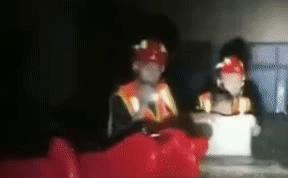 整理箱變小船 小朋友，消防員叔叔來了！