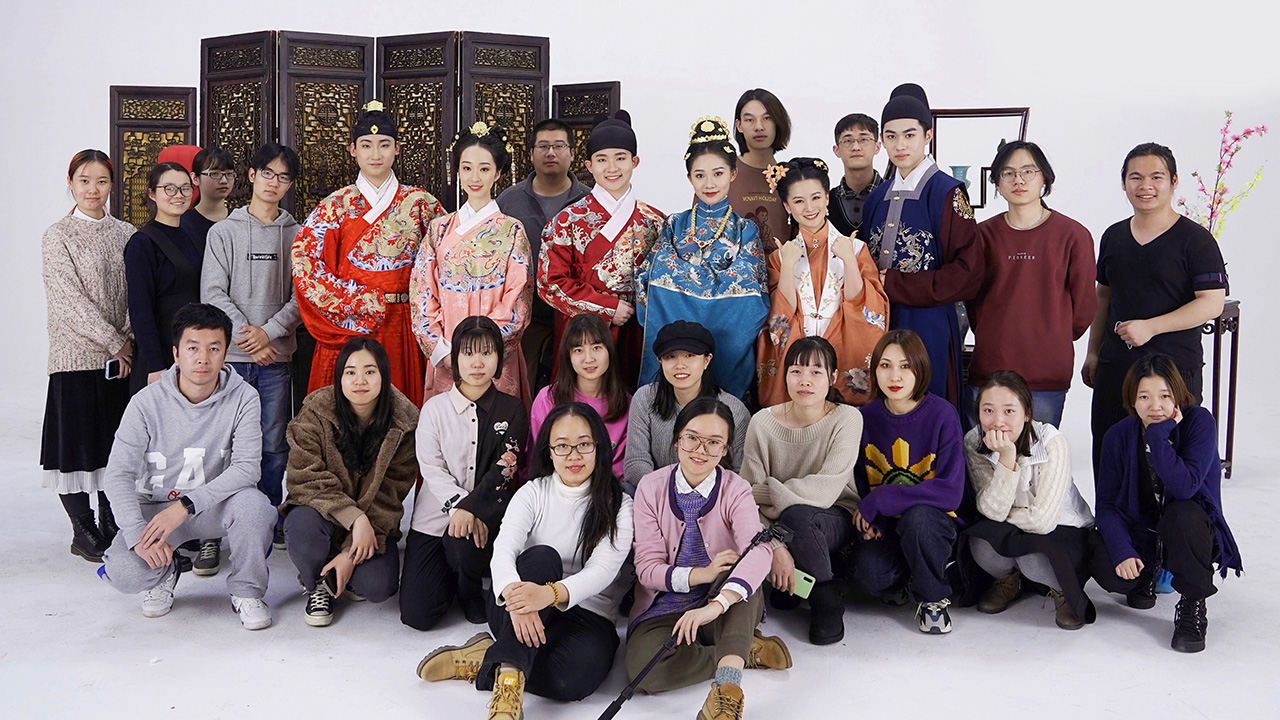 追夢(mèng)中國(guó)人|維京：漢服春晚，一個(gè)講了十年的故事