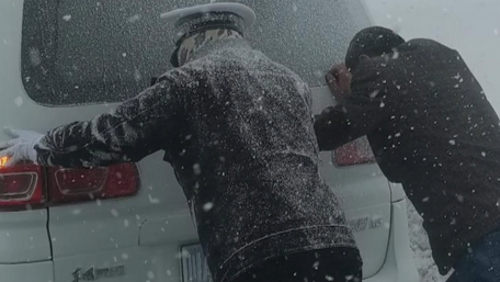 &ldquo;冰雕&rdquo;交警找到了！致敬戰(zhàn)斗在抗風(fēng)雪一線的交警