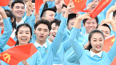 今天，這些歌在天安門廣場唱響