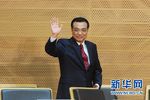 5月5日，中國國務院總理李克強在位于亞的斯亞貝巴的非洲聯(lián)盟總部發(fā)表題為《開創(chuàng)中非合作更加美好的未來》的演講。 新華社記者 謝環(huán)馳 攝 