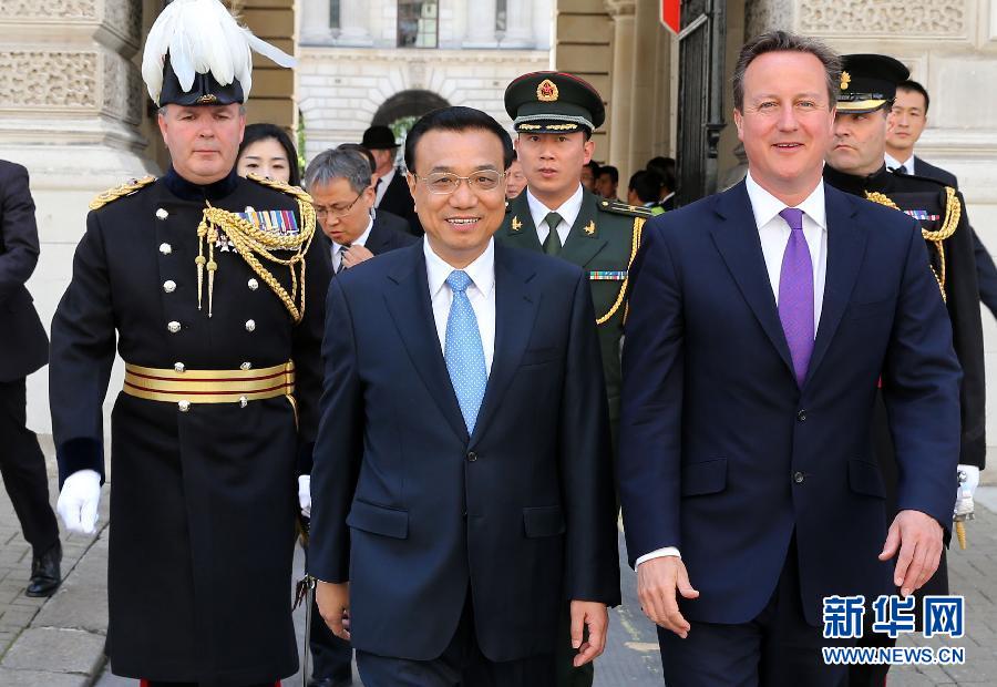 6月17日，中國(guó)國(guó)務(wù)院總理李克強(qiáng)在倫敦唐寧街10號(hào)首相府同英國(guó)首相卡梅倫舉行中英總理年度會(huì)晤。新華社記者 龐興雷 攝