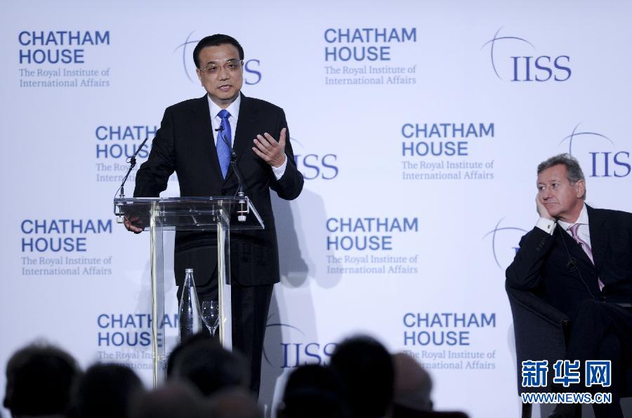 6月18日，國(guó)務(wù)院總理李克強(qiáng)在倫敦金融城市長(zhǎng)官邸面向英國(guó)皇家國(guó)際問(wèn)題研究所和國(guó)際戰(zhàn)略研究所兩大智庫(kù)發(fā)表題為《共建包容發(fā)展的美好世界》的演講。新華社記者 張鐸 攝 