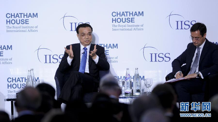 6月18日，國(guó)務(wù)院總理李克強(qiáng)在倫敦金融城市長(zhǎng)官邸面向英國(guó)皇家國(guó)際問(wèn)題研究所和國(guó)際戰(zhàn)略研究所兩大智庫(kù)發(fā)表題為《共建包容發(fā)展的美好世界》的演講。新華社記者 張鐸 攝 