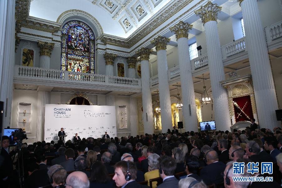 6月18日，國(guó)務(wù)院總理李克強(qiáng)在倫敦金融城市長(zhǎng)官邸面向英國(guó)皇家國(guó)際問(wèn)題研究所和國(guó)際戰(zhàn)略研究所兩大智庫(kù)發(fā)表題為《共建包容發(fā)展的美好世界》的演講。新華社記者 龐興雷 攝 