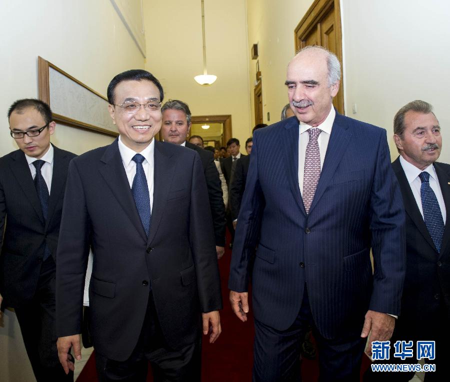 6月19日，國務(wù)院總理李克強在希臘議會大廈會見希臘議長米馬拉基斯。新華社記者 王曄 攝