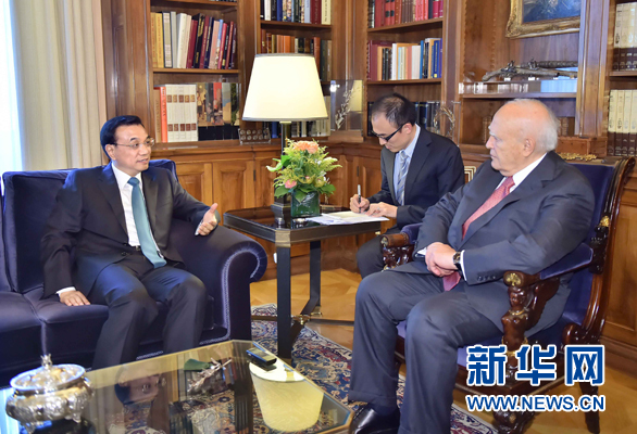 6月20日，國務院總理李克強在雅典總統(tǒng)府會見希臘總統(tǒng)帕普利亞斯。 新華社記者 李濤 攝