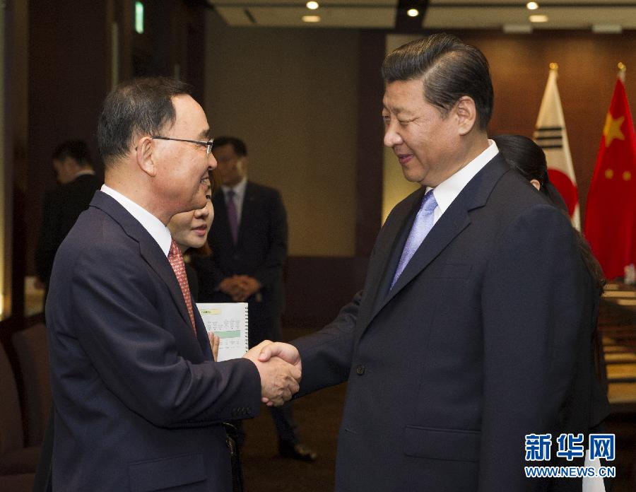 7月4日，國家主席習(xí)近平在首爾會見韓國總理鄭烘原。 新華社記者謝環(huán)馳攝  