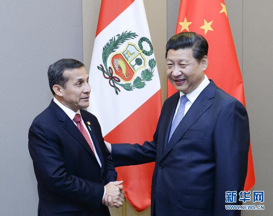 7月16日，國(guó)家主席習(xí)近平在巴西首都巴西利亞會(huì)見秘魯總統(tǒng)烏馬拉。新華社記者 劉建生 攝 