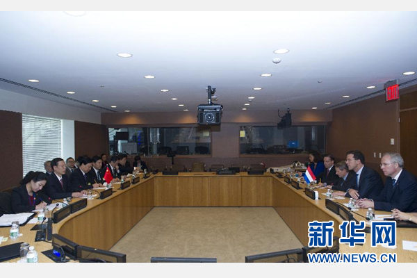 9月23日，出席聯(lián)合國氣候峰會(huì)的國家主席習(xí)近平特使、國務(wù)院副總理張高麗在紐約聯(lián)合國總部會(huì)見荷蘭首相呂特。 新華社記者 王曄 攝 