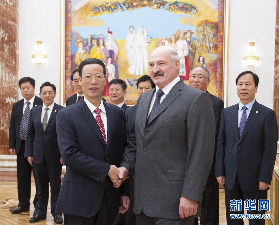 9月26日，應(yīng)邀訪問(wèn)白俄羅斯的國(guó)務(wù)院副總理張高麗在明斯克會(huì)見(jiàn)白俄羅斯總統(tǒng)盧卡申科。新華社記者王曄攝 