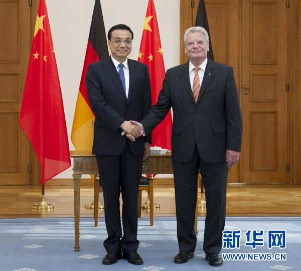 10月10日，國務(wù)院總理李克強在柏林會見德國總統(tǒng)高克。 新華社記者王曄 攝 