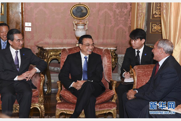 10月15日，中國國務(wù)院總理李克強(qiáng)在羅馬會見意大利參議長格拉索。 新華社記者謝環(huán)馳攝 