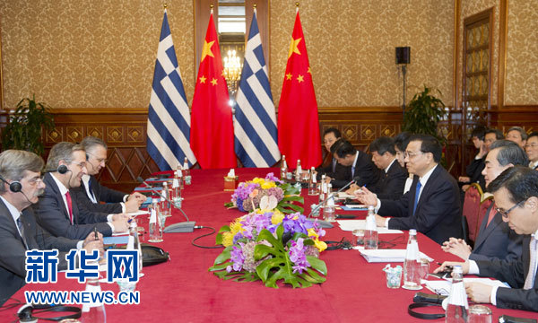 10月16日，中國(guó)國(guó)務(wù)院總理李克強(qiáng)在意大利米蘭會(huì)見希臘總理薩馬拉斯。 新華社記者 謝環(huán)馳 攝