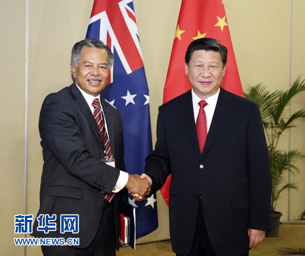 11月22日，國家主席習(xí)近平在斐濟(jì)楠迪會(huì)見庫克群島總理普納。新華社記者丁林?jǐn)z 