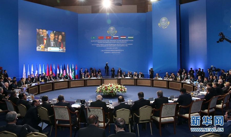 12月15日，中國國務(wù)院總理李克強在阿斯塔納出席上海合作組織成員國政府首腦理事會第十三次會議。 新華社記者 龐興雷 攝