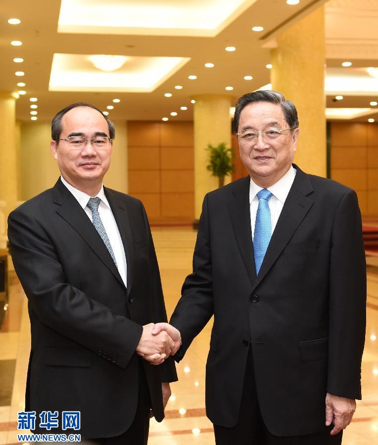 12月25日至27日，中共中央政治局常委、全國政協(xié)主席俞正聲對越南進行正式訪問。這是12月26日，俞正聲在河內(nèi)與越南祖國陣線主席阮善仁舉行會談。 新華社記者劉建生攝