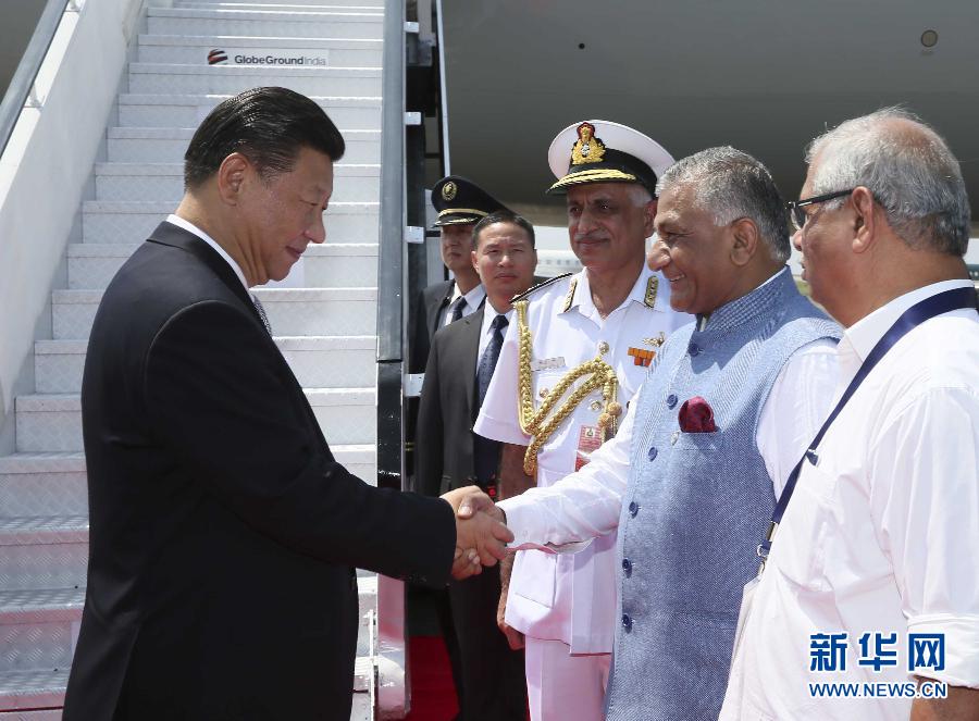 10月15日，國家主席習(xí)近平抵達(dá)印度果阿，應(yīng)印度總理莫迪邀請，出席金磚國家領(lǐng)導(dǎo)人第八次會晤。 新華社記者蘭紅光攝 