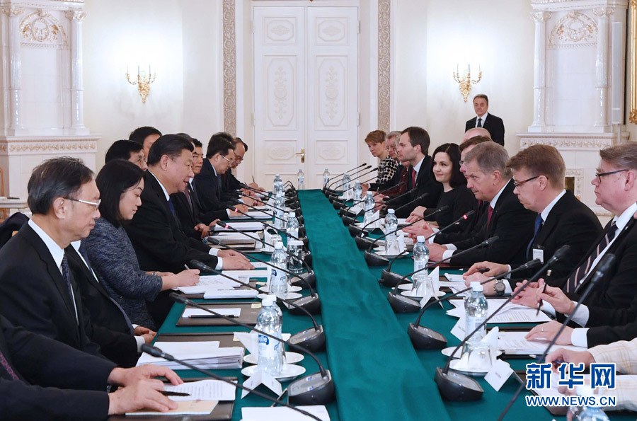 4月5日，國家主席習(xí)近平在赫爾辛基同芬蘭總統(tǒng)尼尼斯托舉行會(huì)談。 新華社記者 饒愛民 攝