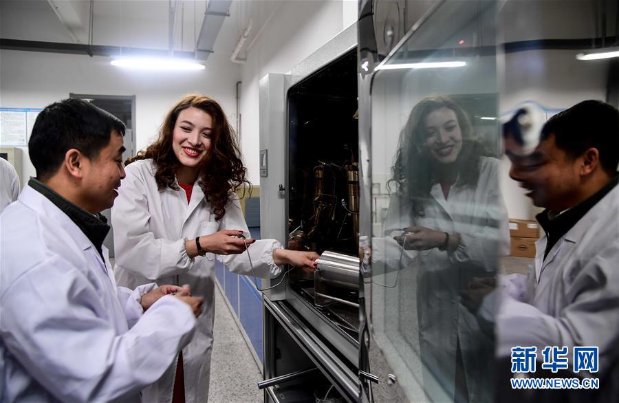 （新華全媒頭條&middot;上合青島峰會(huì)&middot;圖文互動(dòng)）（12）遠(yuǎn)航，揚(yáng)起&ldquo;上海精神&rdquo;的時(shí)代風(fēng)帆&mdash;&mdash;寫在上海合作組織成員國元首理事會(huì)第十八次會(huì)議即將召開之際