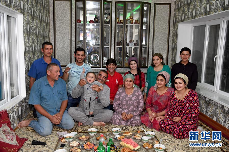 (國際·圖文互動)(2)通訊:“學(xué)習(xí)中文為我?guī)硪庀氩坏降陌l(fā)展機遇”——記一名“90后”塔吉克斯坦青年的圓夢之路