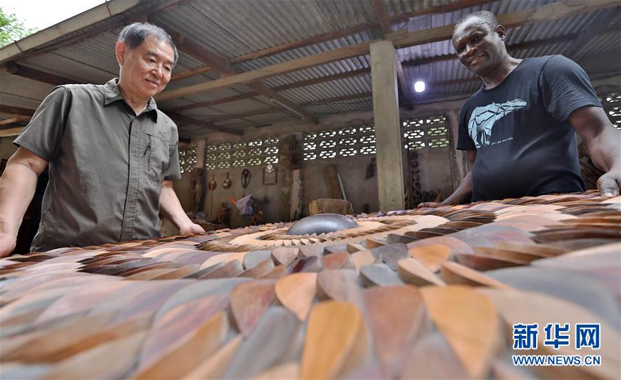 (國際·圖文互動)(5)通訊:收藏“非洲之美”的中國人——訪幾內(nèi)亞灣非洲國際藝術(shù)博物館館長謝燕申