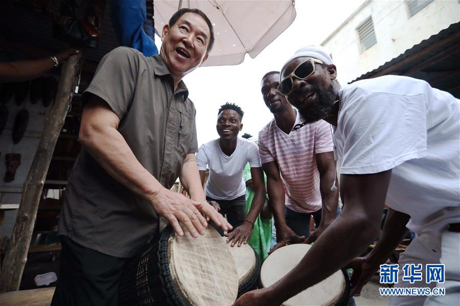 (國際·圖文互動)(7)通訊:收藏“非洲之美”的中國人——訪幾內(nèi)亞灣非洲國際藝術(shù)博物館館長謝燕申