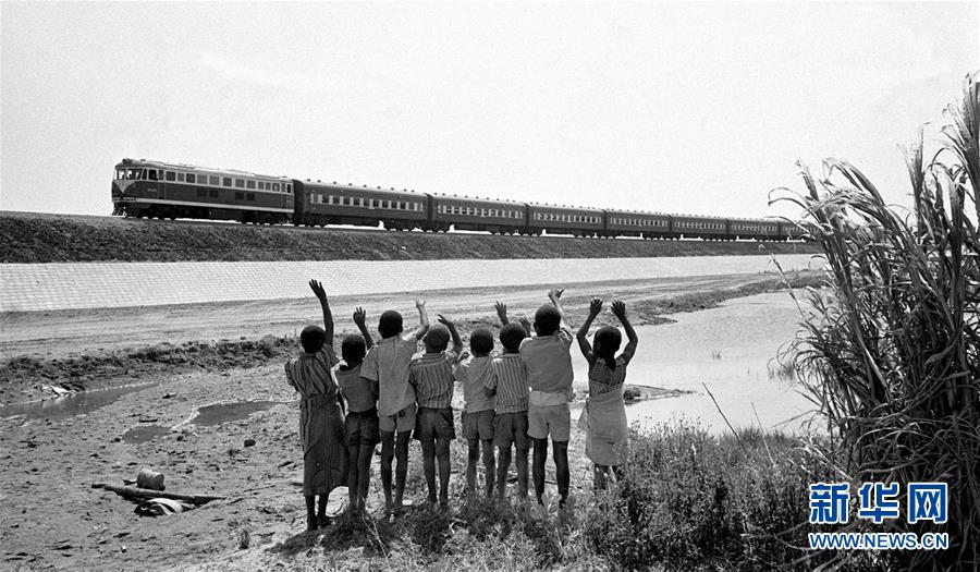 (新華全媒頭條·圖文互動)(7)中國外長連續(xù)30年首訪均赴非洲 中非友好歷久彌堅