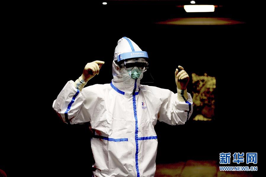 (國際疫情·圖文互動)(5)通訊:經(jīng)驗豐富裝備精良 中國專家組在伊拉克助力抗疫