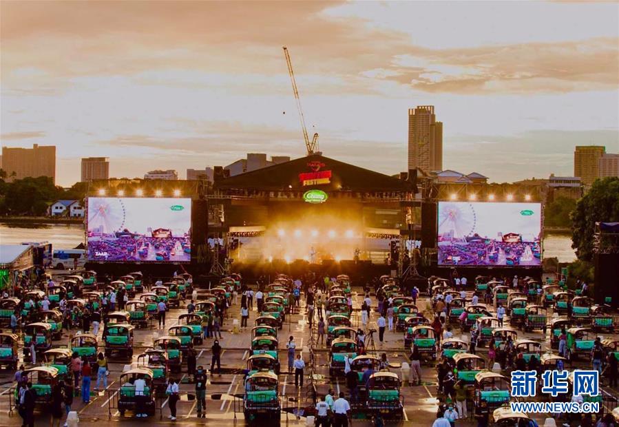 （國(guó)際&middot;圖文互動(dòng)）（3）疫情新常態(tài)下的新嘗試&mdash;&mdash;泰國(guó)舉辦&ldquo;嘟嘟車&rdquo;音樂會(huì)