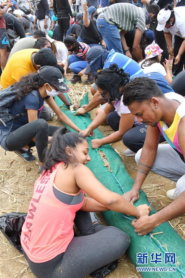 (國際)(5)毛里求斯總理稱擱淺貨船已停止漏油 但船體有進(jìn)一步破裂風(fēng)險(xiǎn)