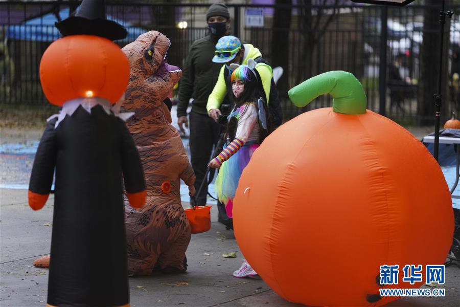 (國(guó)際)(4)美國(guó)新冠確診病例超900萬(wàn)例 14天新增100萬(wàn)例