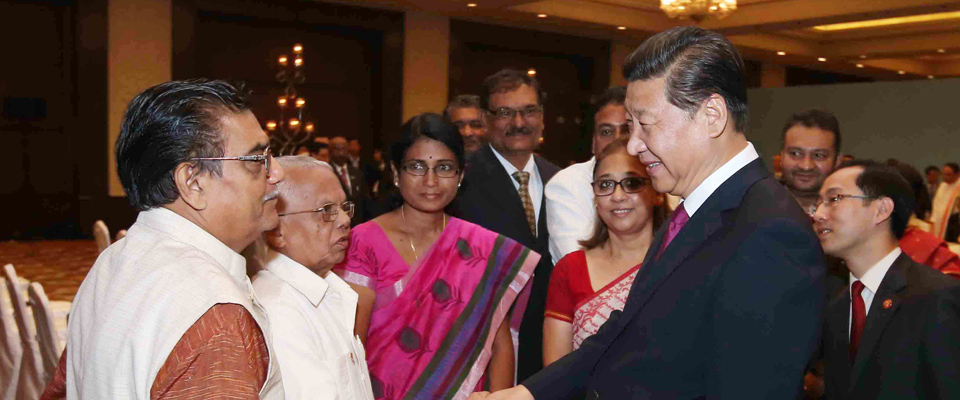 習(xí)近平會(huì)見(jiàn)印度友好人士、友好團(tuán)體代表并頒發(fā)和平共處五項(xiàng)原則友誼獎(jiǎng)