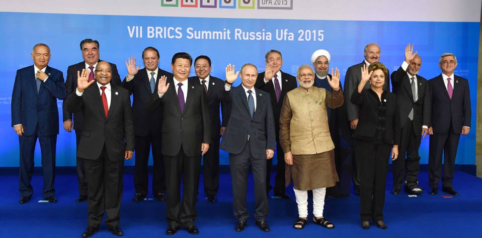 習(xí)近平出席金磚國家同歐亞經(jīng)濟(jì)聯(lián)盟、上海合作組織成員國、觀察員國及受邀國領(lǐng)導(dǎo)人對話會