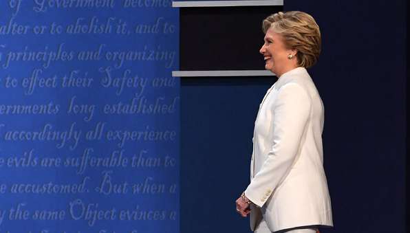 &ldquo;郵件門&rdquo;發(fā)酵：希拉里的&ldquo;水門丑聞&rdquo;還是FBI非法干政？