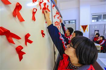 河北安平：&ldquo;紅色絲帶&rdquo;飄進(jìn)校園